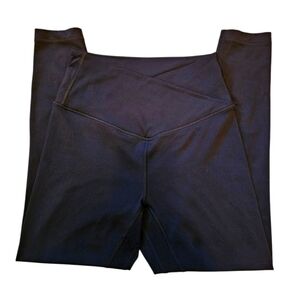 VICTORIA'S SECRET Black Mid Rise Cropped Leggings 6